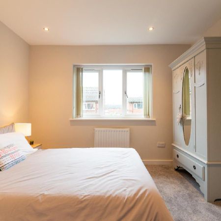 Beautiful 6 Bedroom Holiday Home, Manchester وايثن شاو المظهر الخارجي الصورة